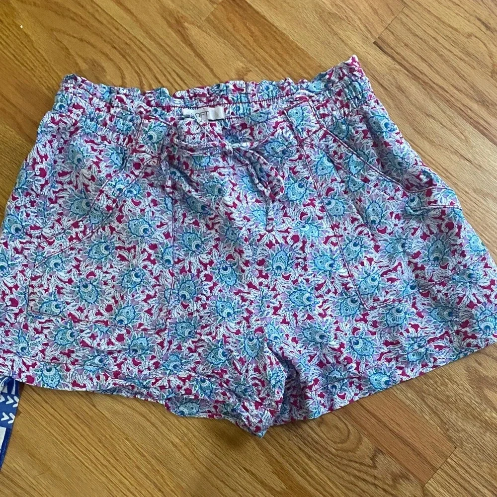 LOFT Floral and Striped Shorts bundle of 5 - Picture 6 of 7